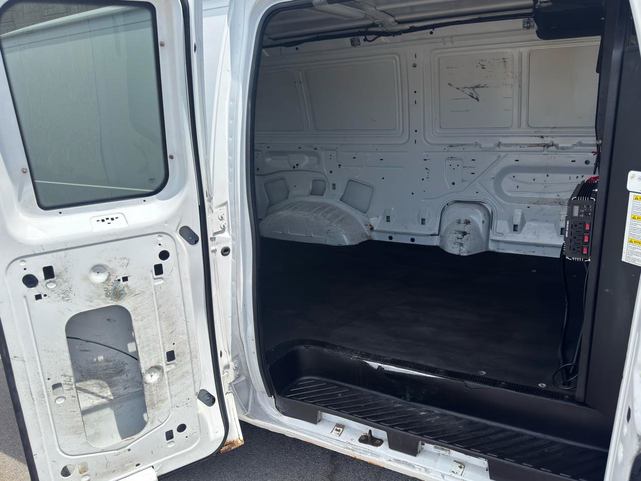 Used 2011 Ford E-250 and Econoline 250 w/ PWR Group RWD image 9