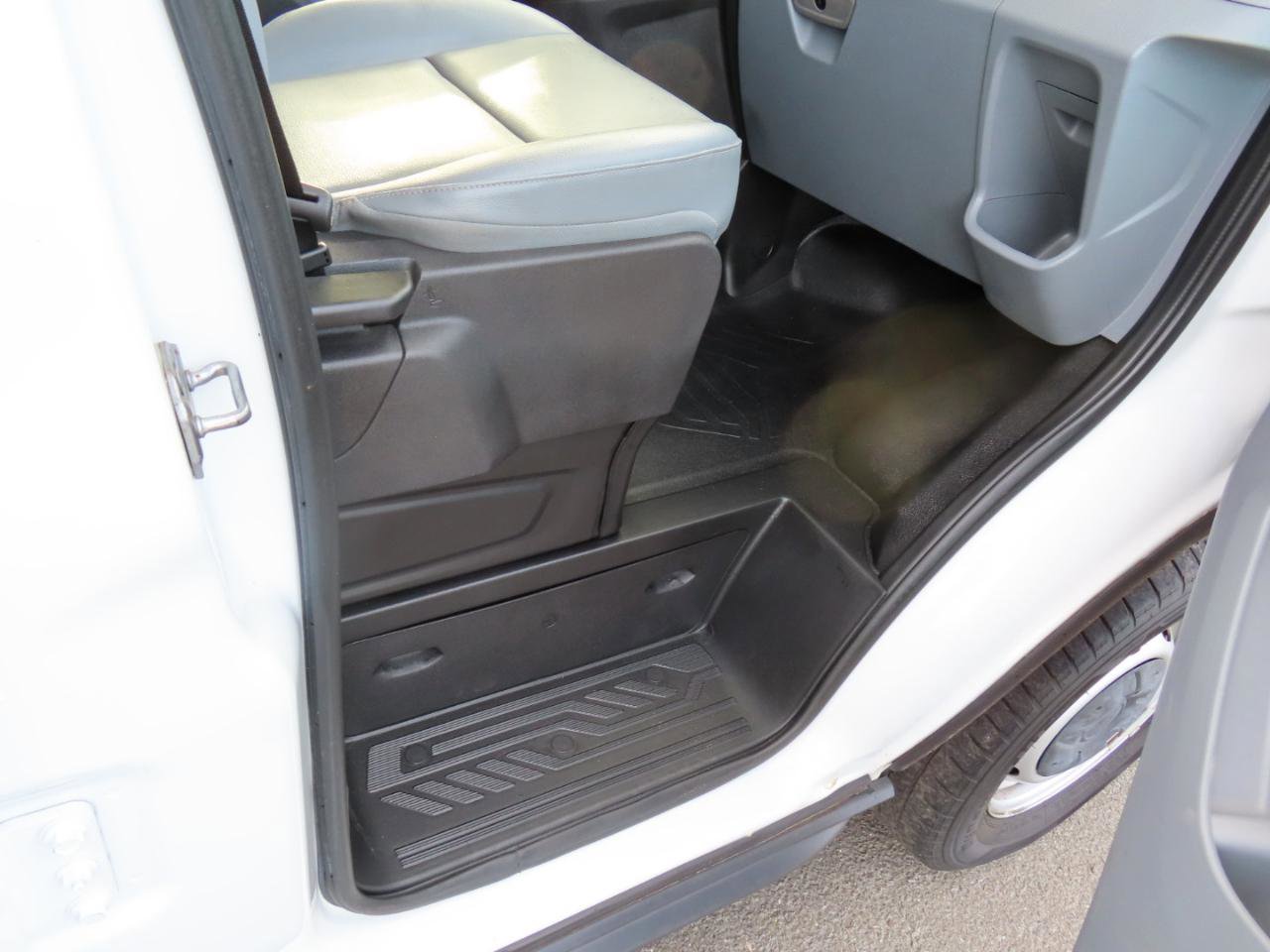 Used 2018 Ford Transit 250 130 Low Roof RWD image 11