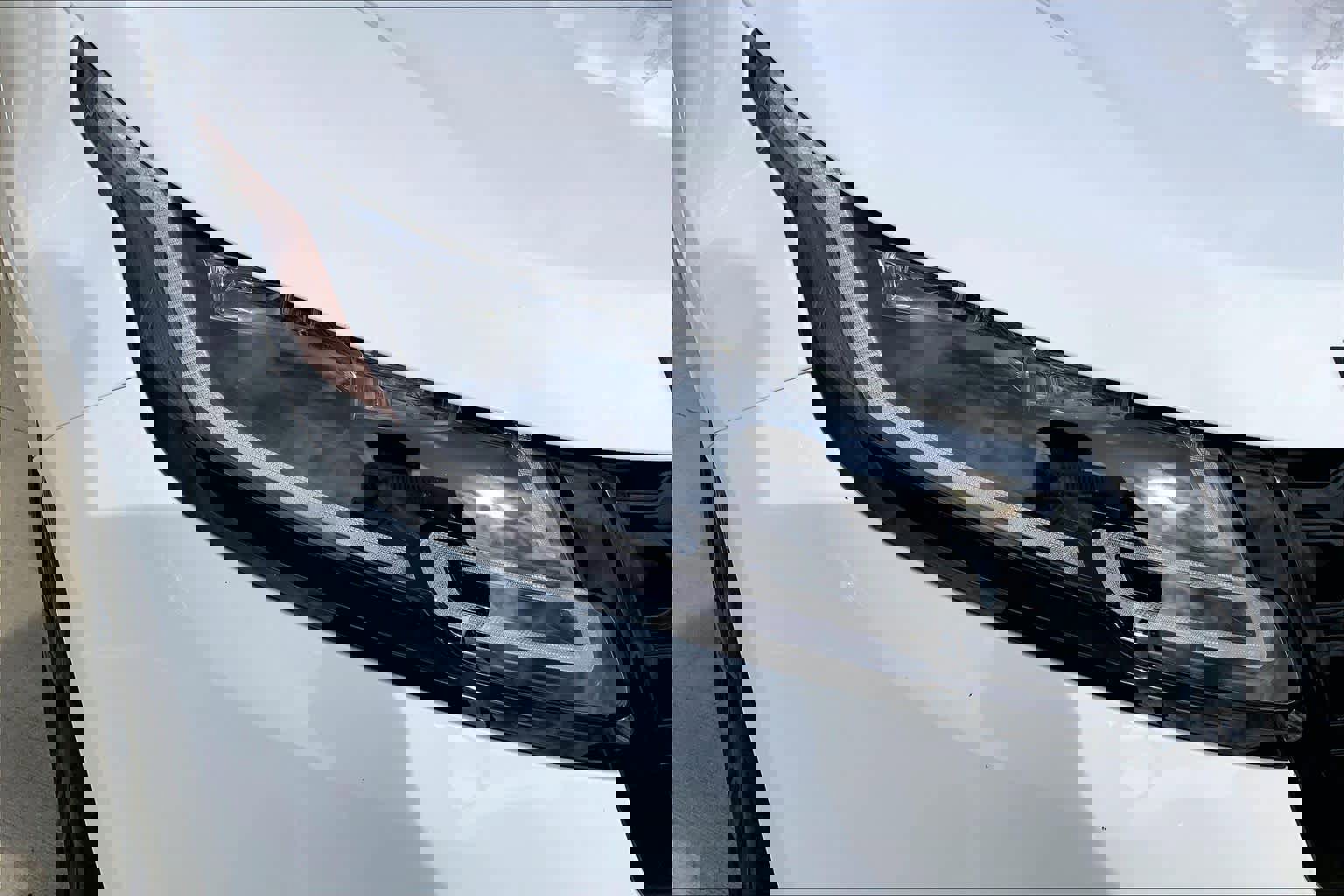 Used 2023 Land Rover Range Rover Velar R-Dynamic S image 27