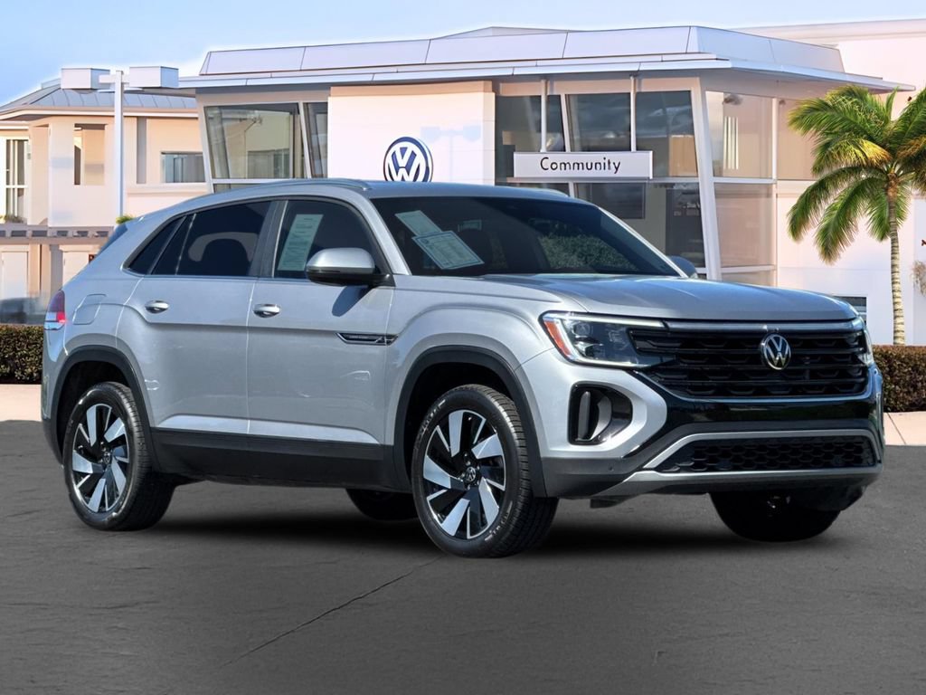 Used 2024 Volkswagen Atlas Cross Sport SE FWD image 2