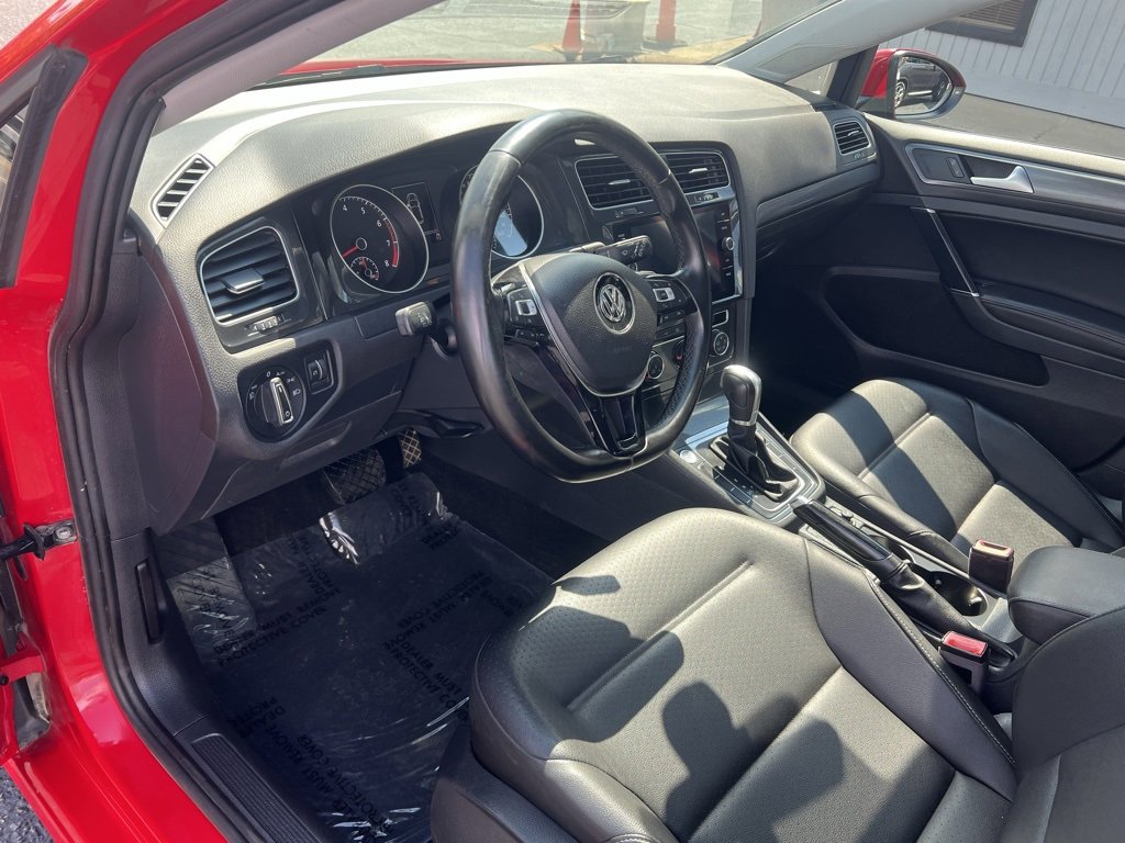 Used 2018 Volkswagen Golf SE image 10