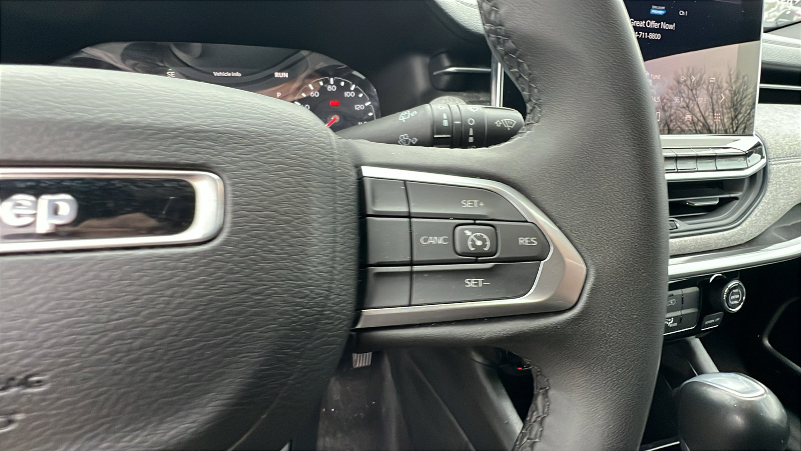 Used 2024 Jeep Compass Latitude image 27