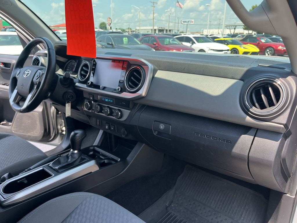 Used 2022 Toyota Tacoma SR5 AWD/4WD image 39