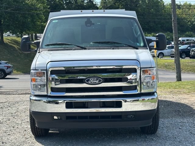 New 2027 Ford E-350 and Econoline 350 Super Duty w/ Interior Upgrade Package RWD image 32