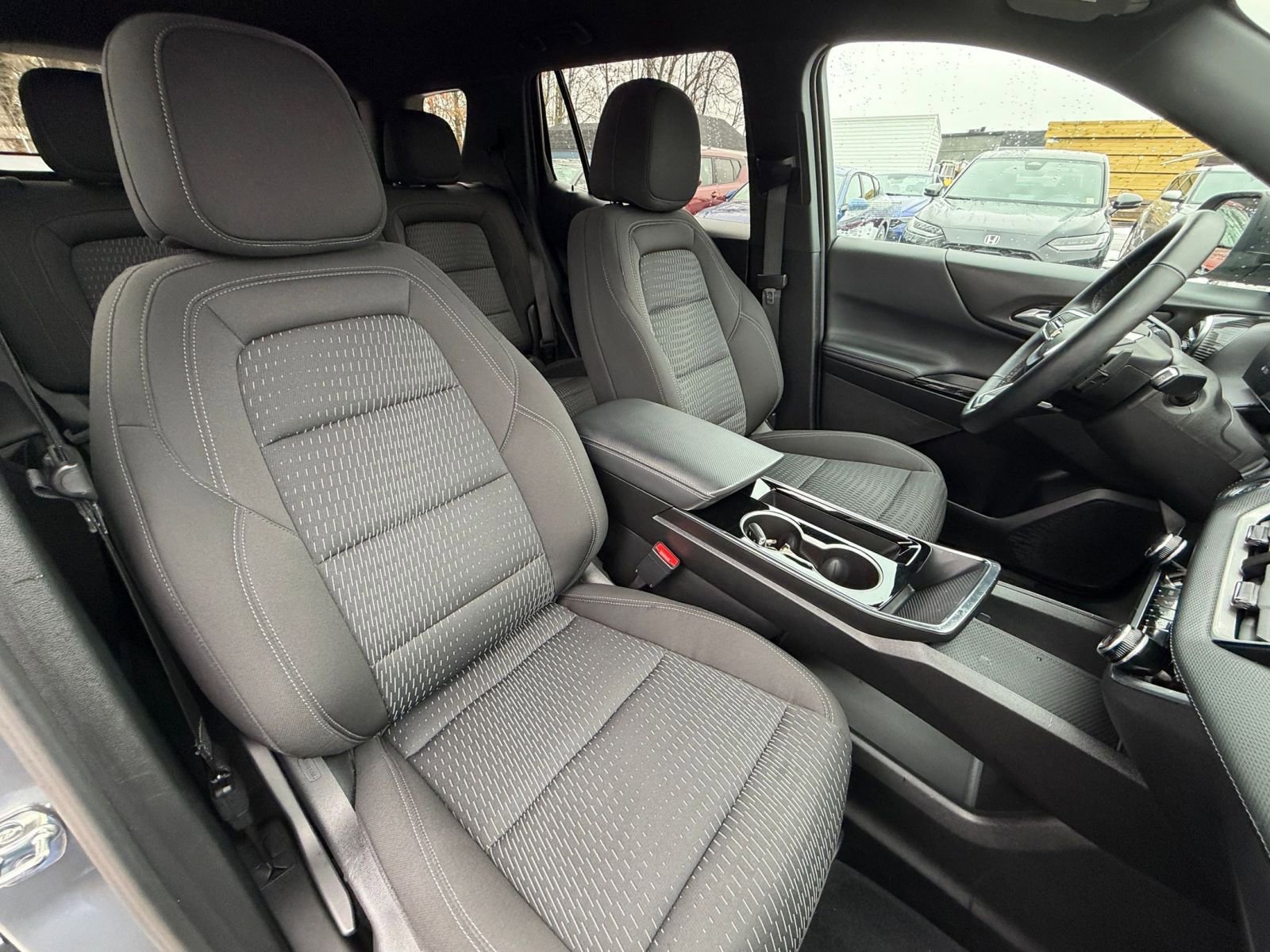 Used 2025 Chevrolet Equinox LT FWD image 36