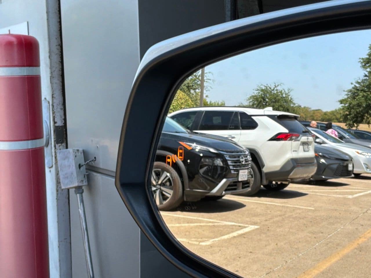Used 2025 Toyota RAV4 XLE Premium FWD image 22