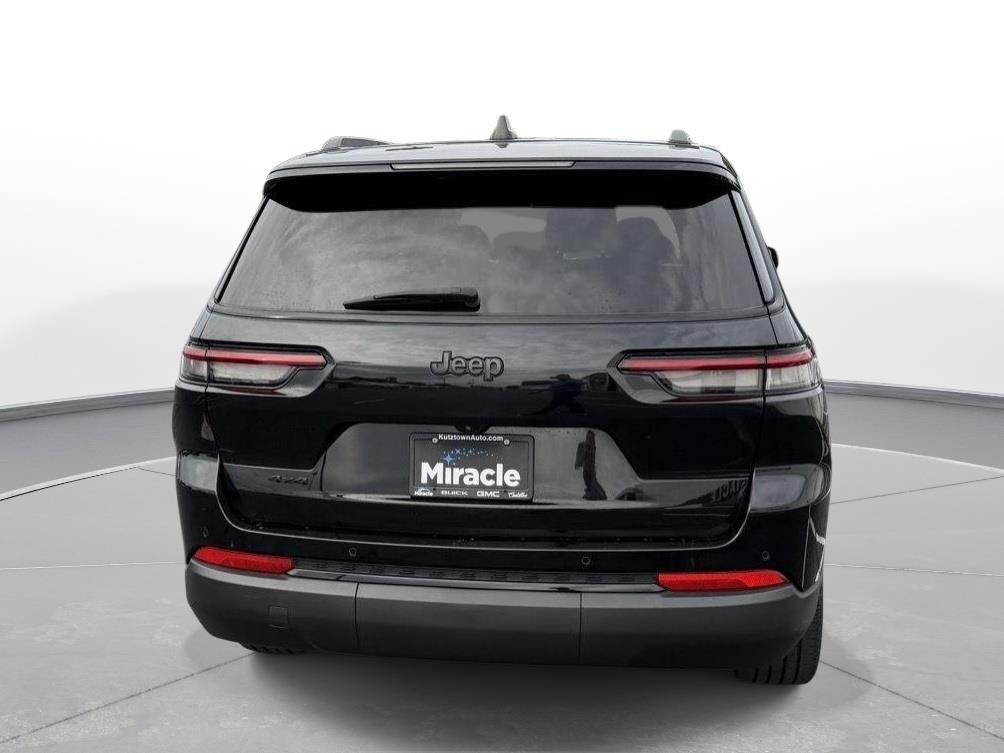 Used 2023 Jeep Grand Cherokee L Laredo AWD/4WD image 5