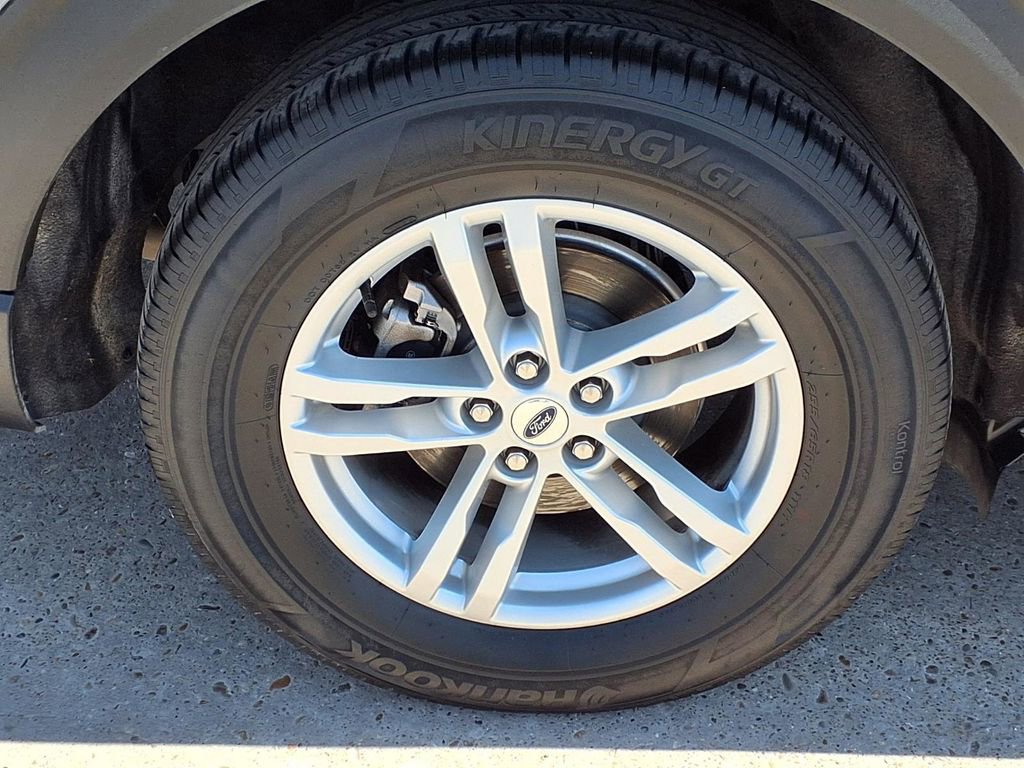 Used 2023 Ford Explorer XLT image 9