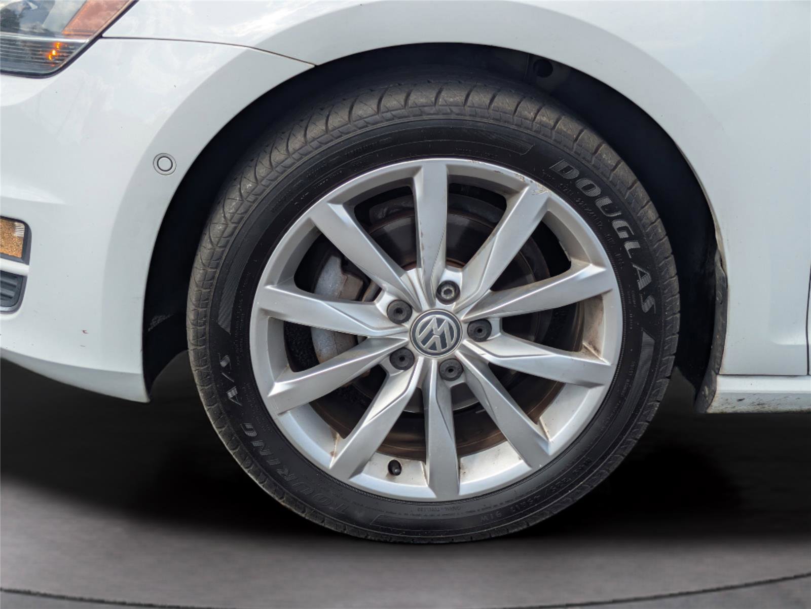 Used 2016 Volkswagen Golf SE w/ Lighting Package image 35