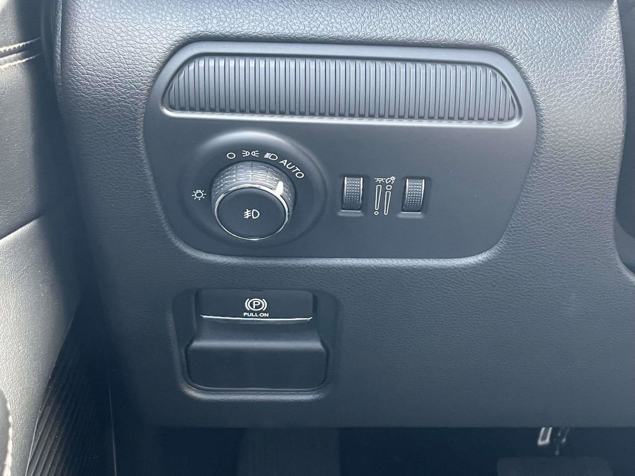 New 2025 Jeep Wagoneer Series II w/ Premium Group I image 13