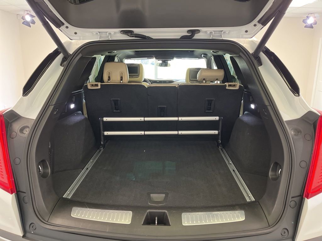 Used 2018 Cadillac XT5 Luxury w/ Driver Awareness Package image 15