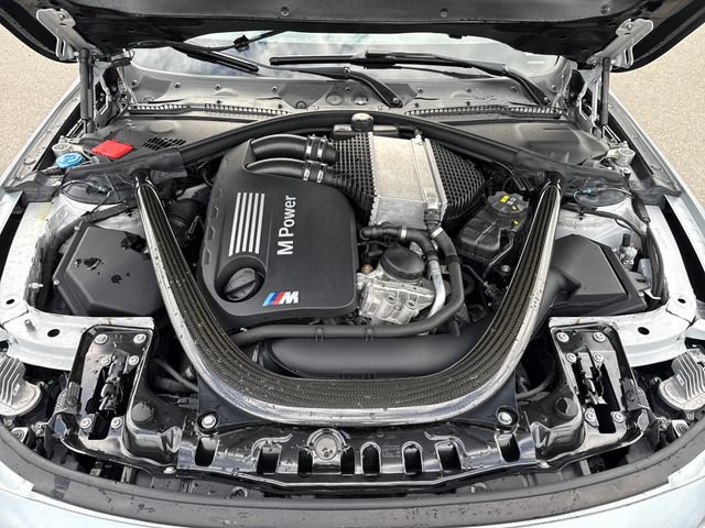 Used 2018 BMW M4 Coupe RWD image 32