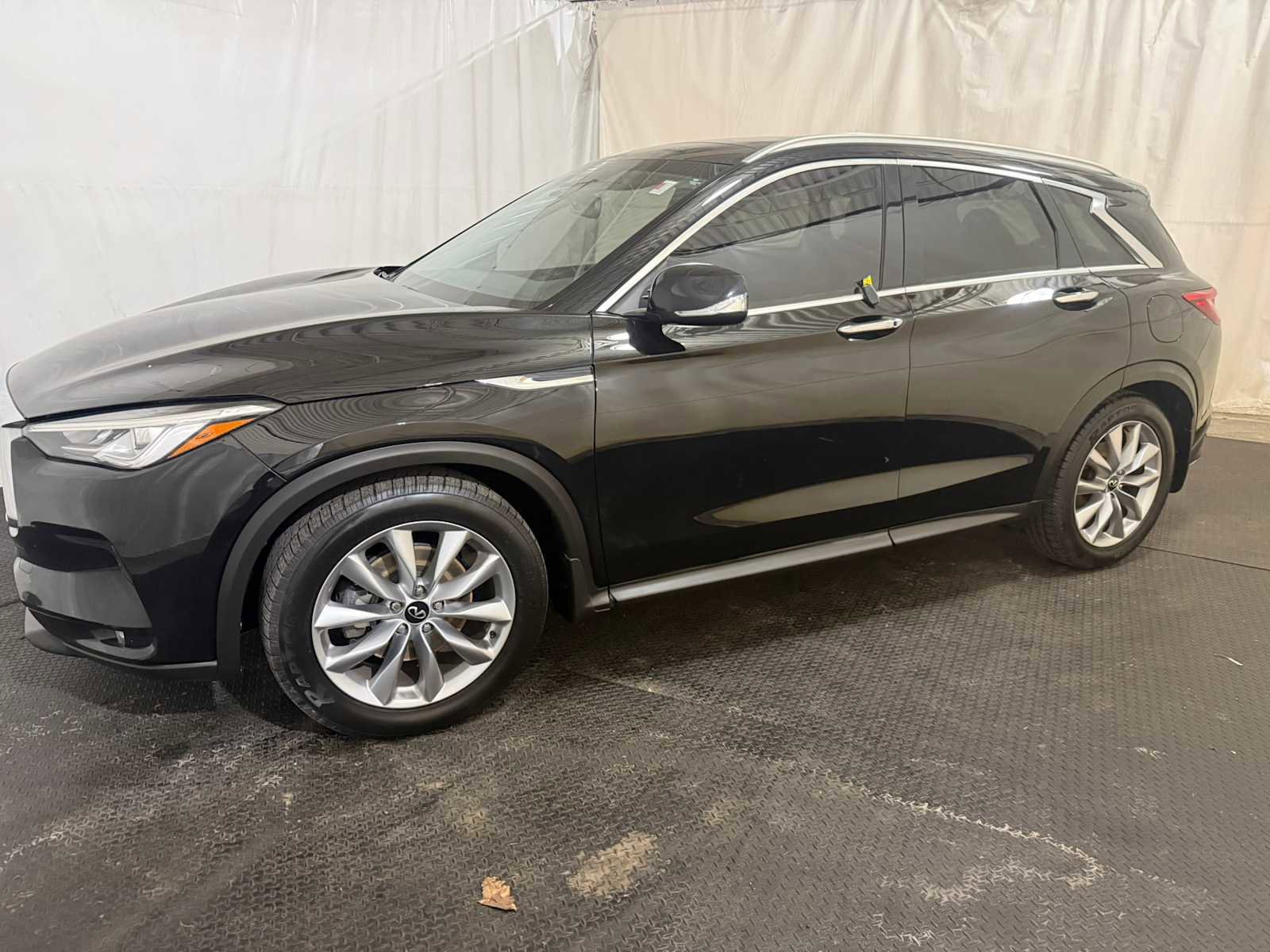 Used 2020 INFINITI QX50 Luxe FWD image 2