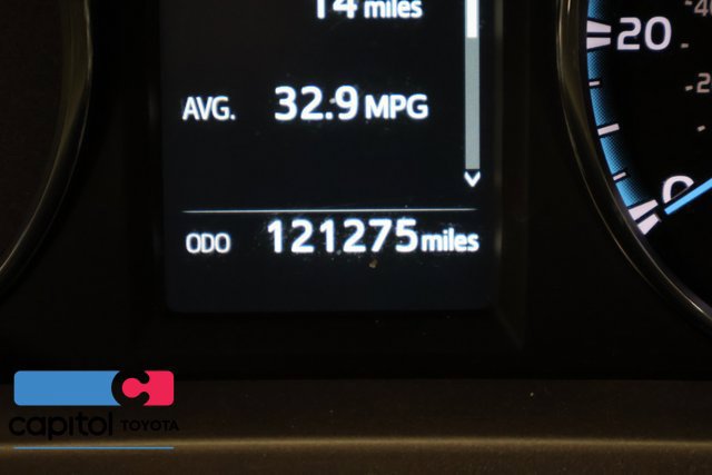 Used 2018 Toyota RAV4 XLE AWD/4WD image 30