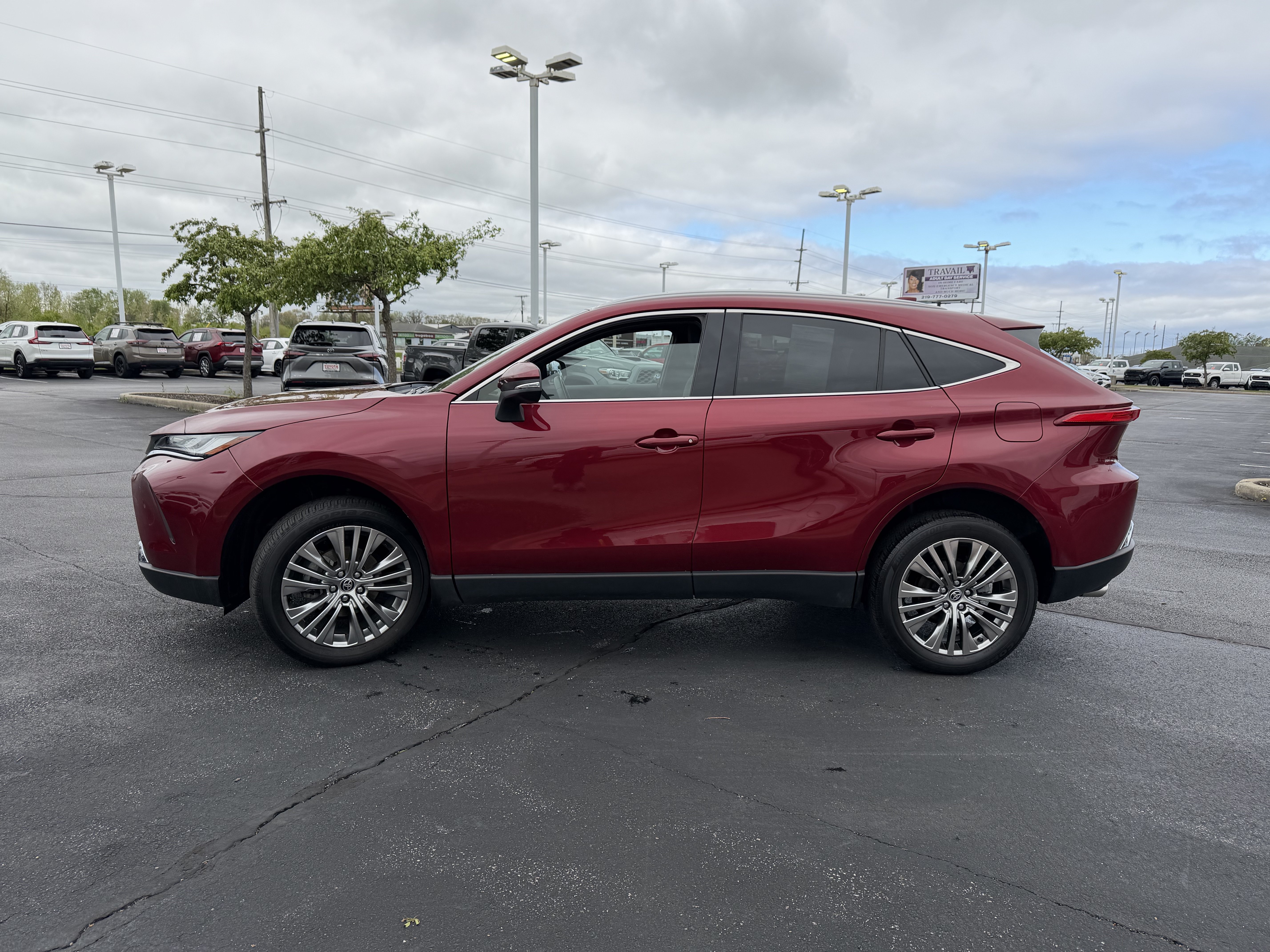 Certified 2024 Toyota Venza XLE AWD/4WD image 5