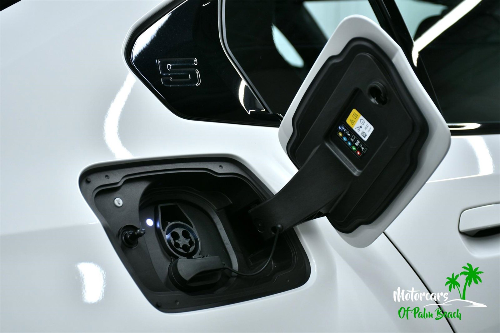 Used 2025 BMW i5 M60 w/ Premium Package image 10