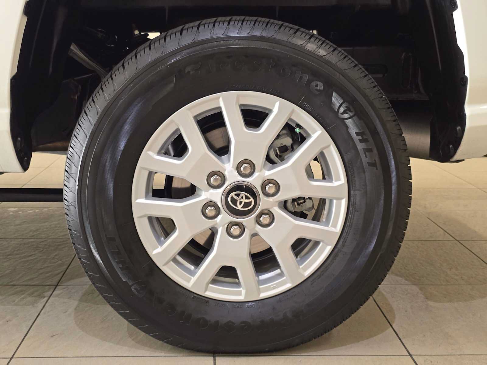 Certified 2025 Toyota Tacoma SR5 AWD/4WD image 8