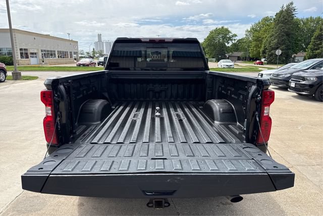 Used 2022 Chevrolet Silverado 2500 LT w/ Midnight Edition AWD/4WD image 12