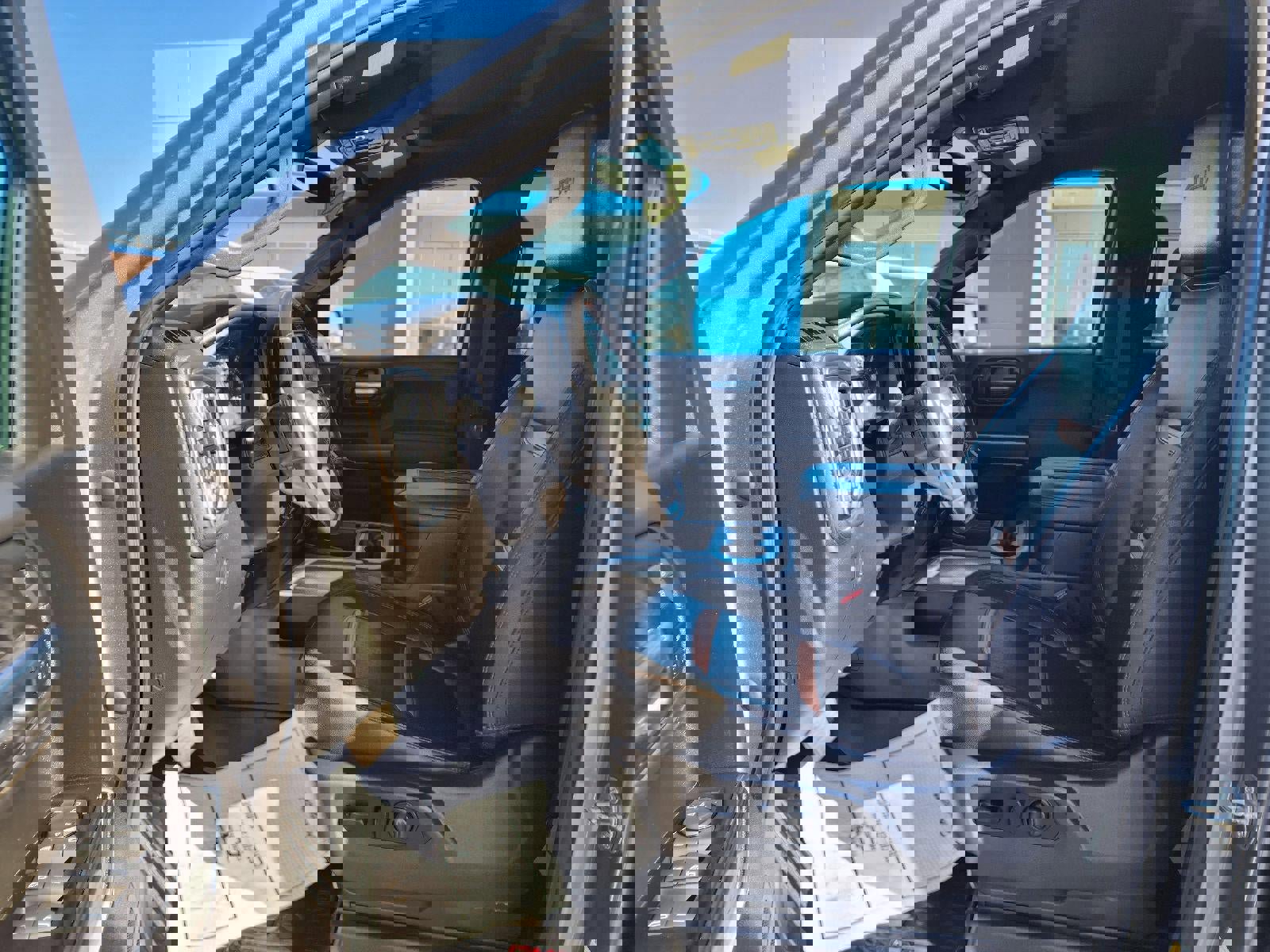 Used 2021 GMC Sierra 1500 AT4 w/ AT4 Value Package image 8