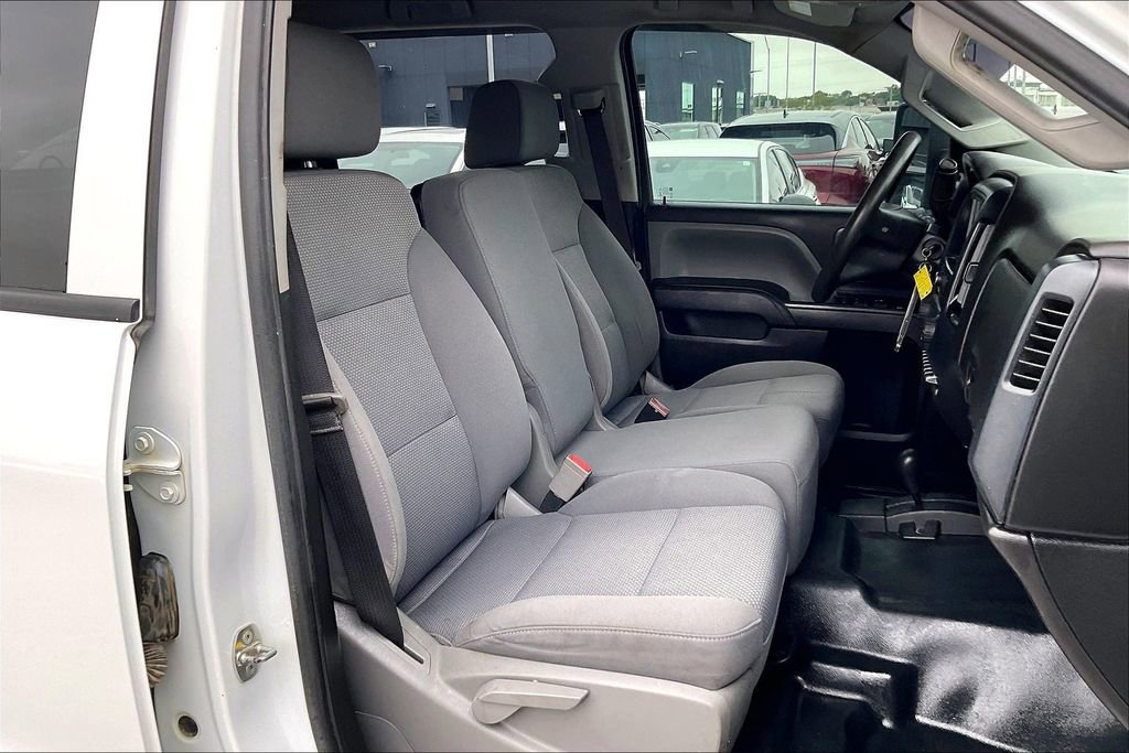 Used 2018 Chevrolet Silverado 3500 W/T AWD/4WD image 10