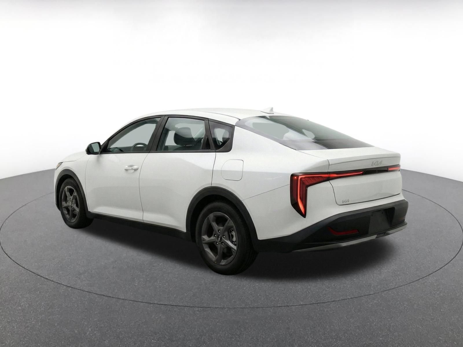 Used 2025 Kia K4 FWD image 6
