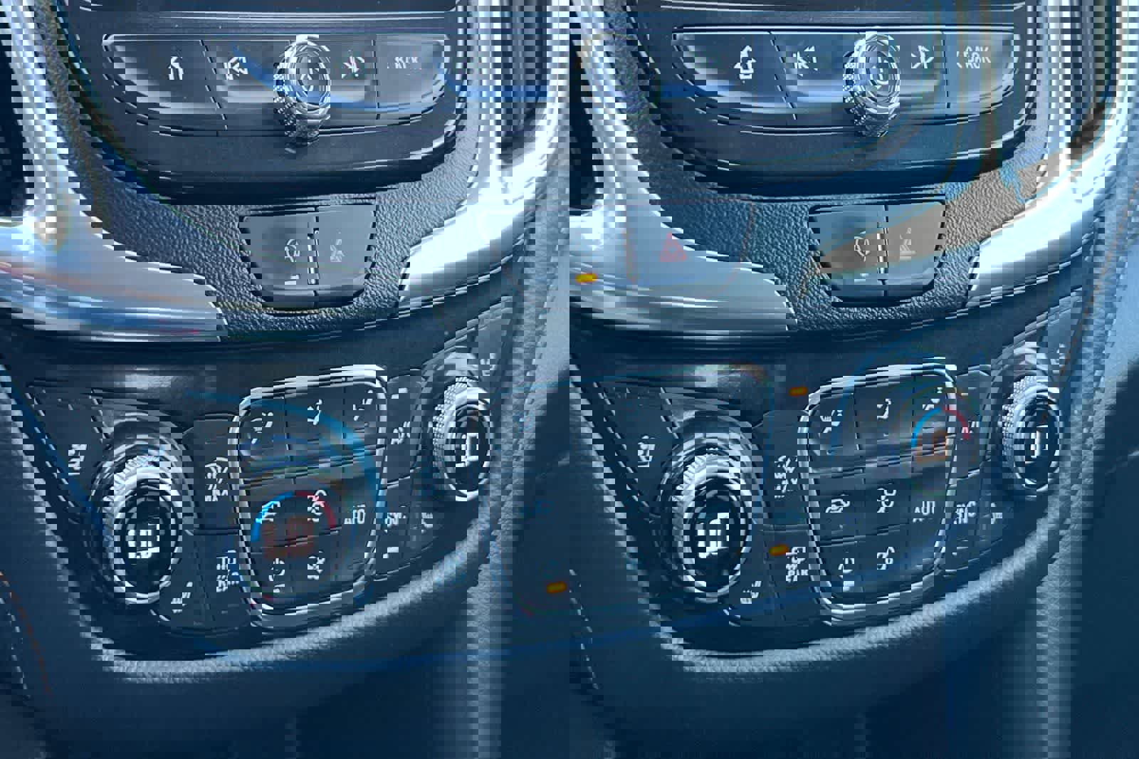 Used 2022 Chevrolet Equinox Premier image 24