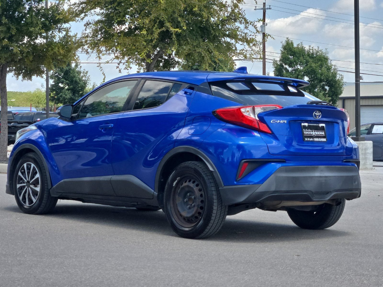 Used 2019 Toyota C-HR LE FWD image 3