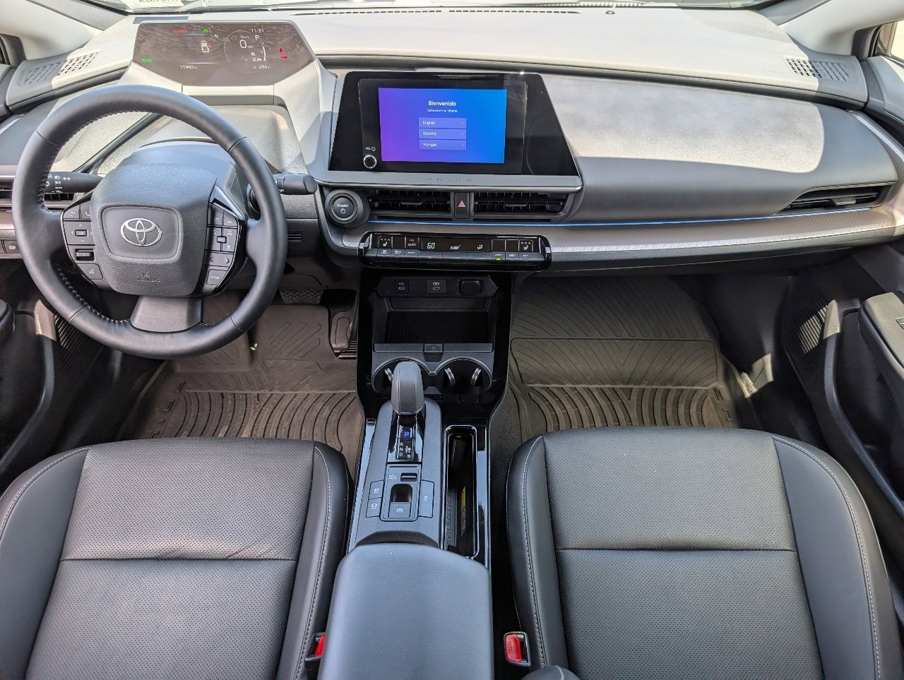 Used 2023 Toyota Prius XLE FWD image 4