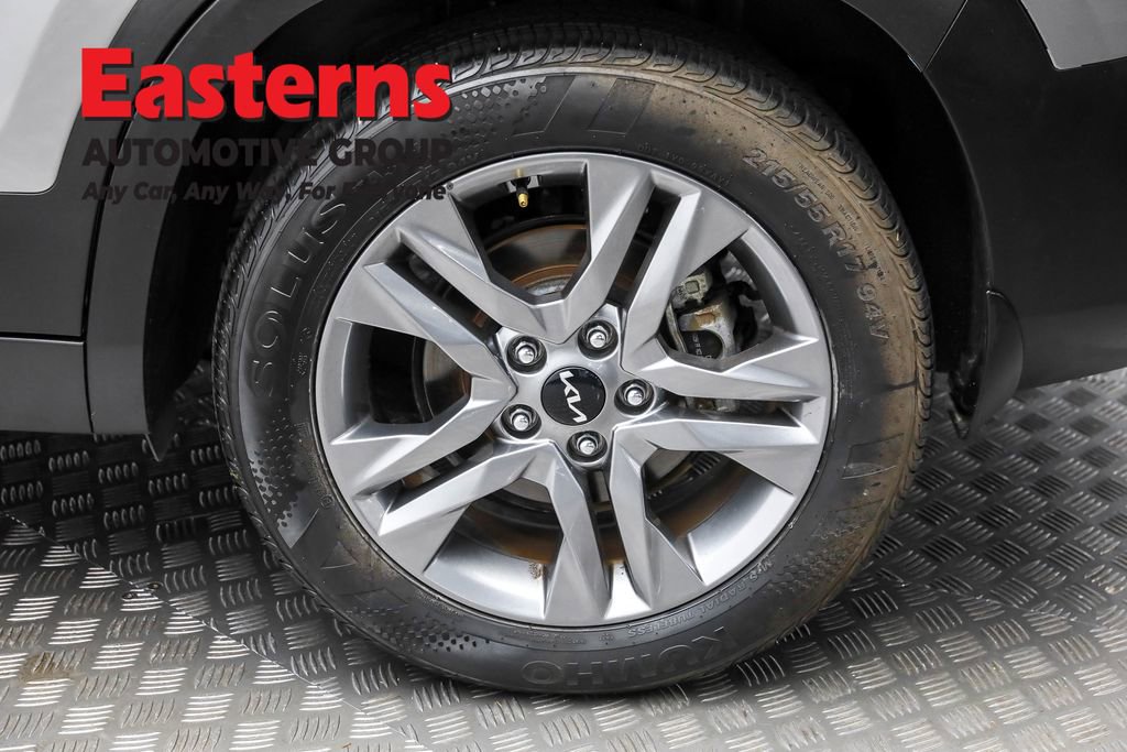 Used 2023 Kia Seltos LX image 8