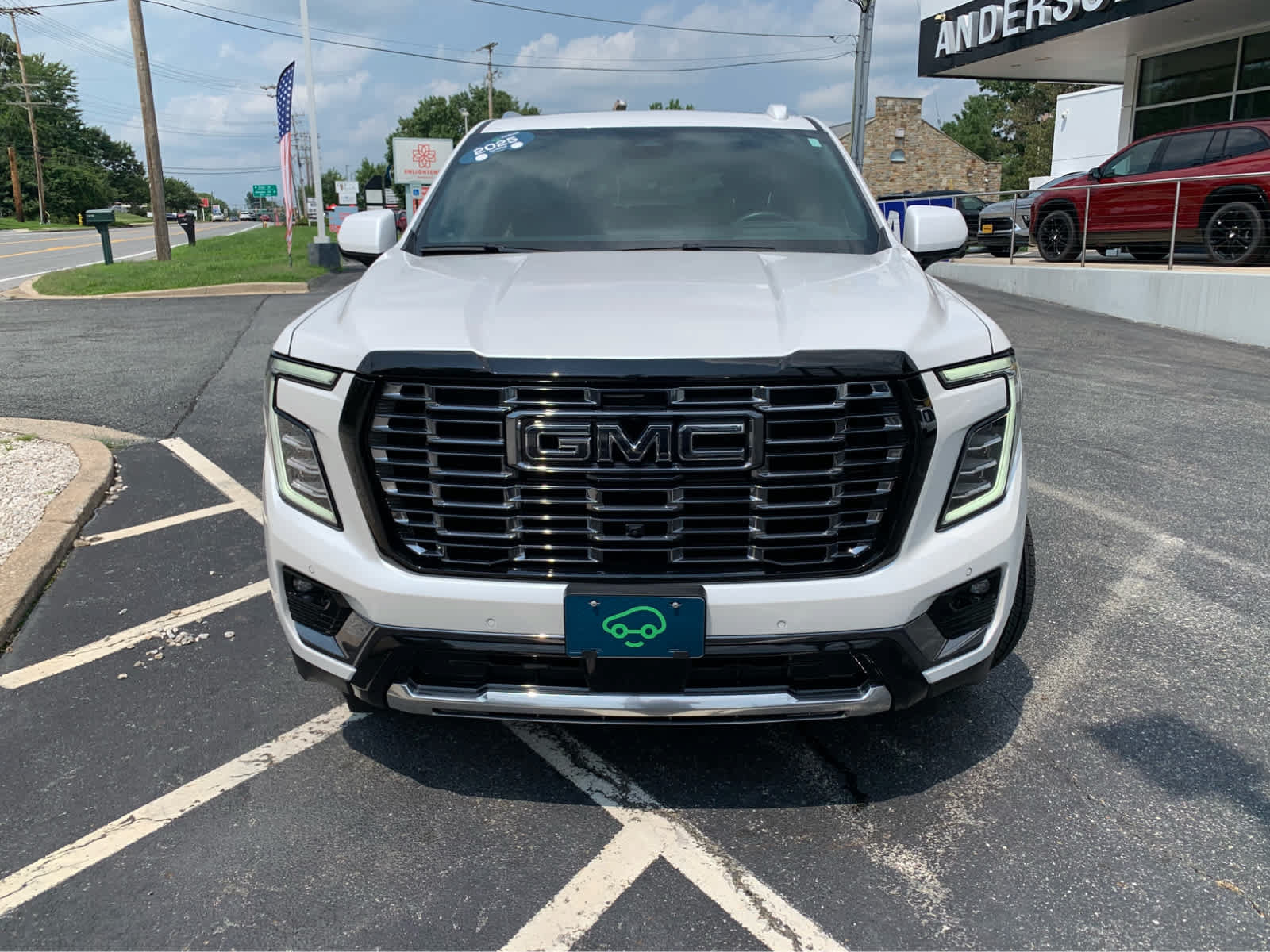 Used 2025 GMC Yukon Denali Ultimate AWD/4WD image 2