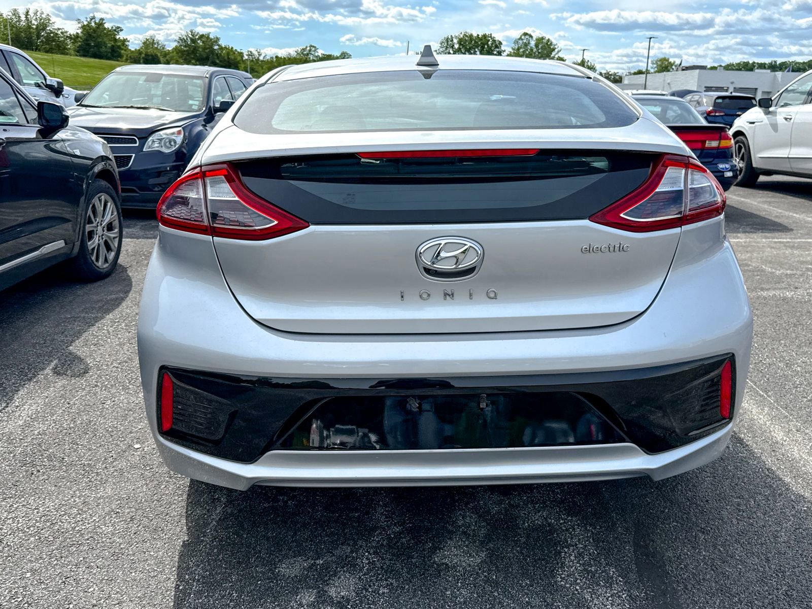 Used 2019 Hyundai Ioniq Limited FWD image 11