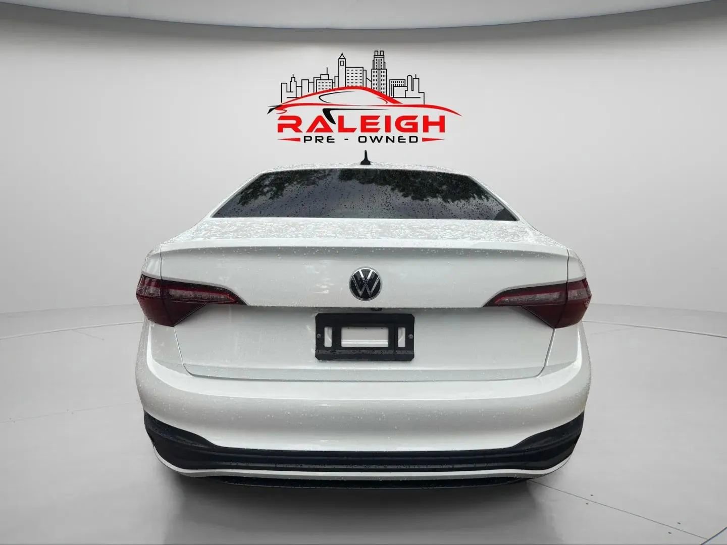 Used 2022 Volkswagen Jetta SE image 3