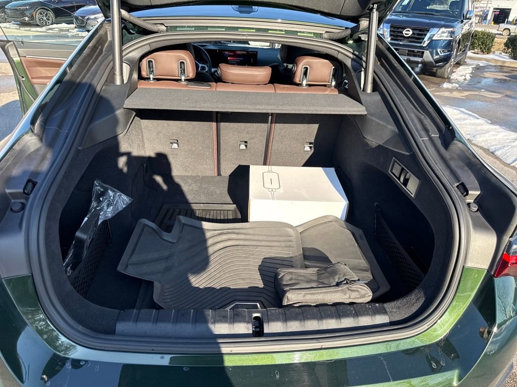 Used 2023 BMW i4 eDrive40 w/ M Sport Package image 25