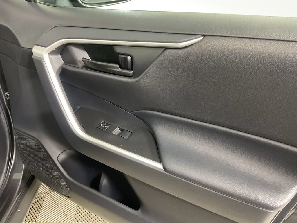Used 2023 Toyota RAV4 LE AWD/4WD image 23