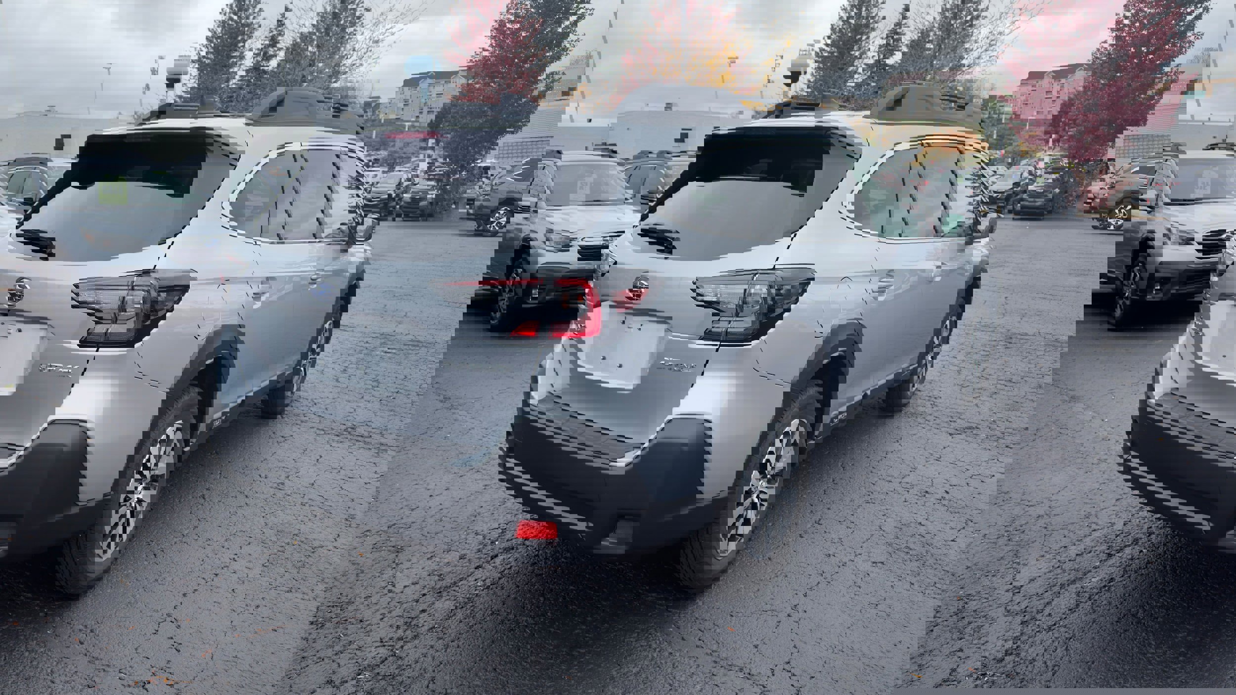 Certified 2025 Subaru Outback Premium image 3