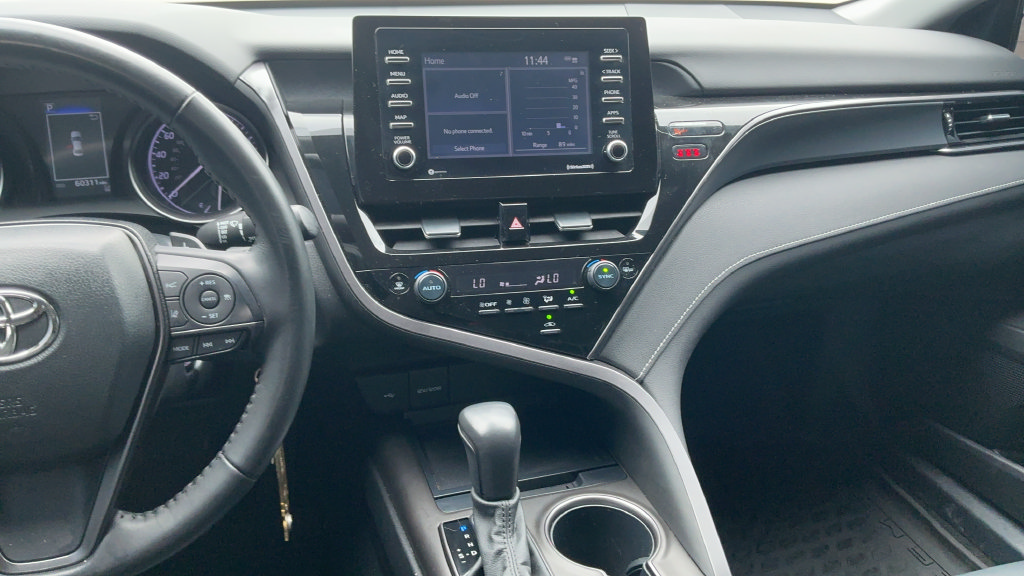 Used 2023 Toyota Camry SE FWD image 8