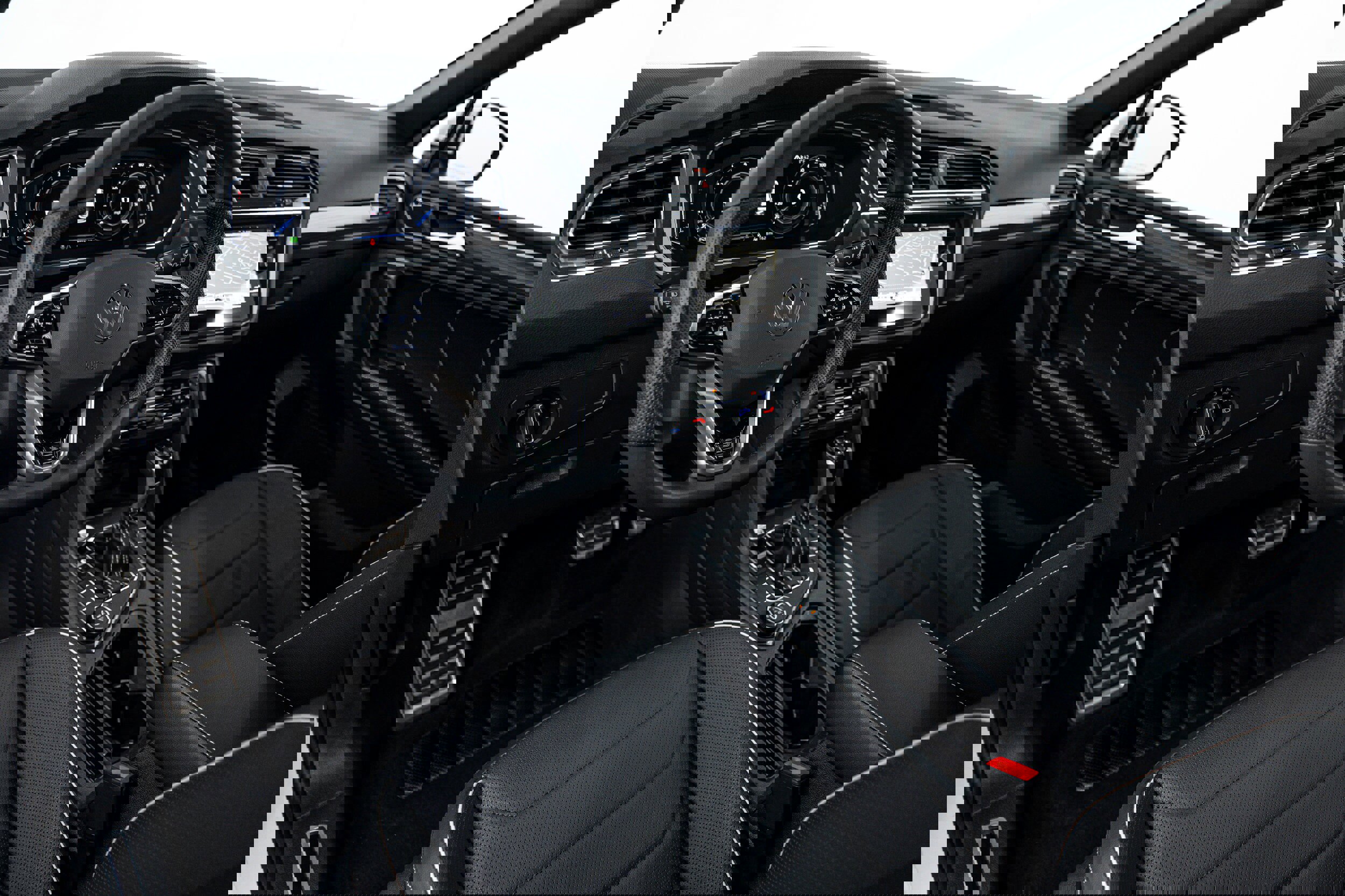 Used 2024 Volkswagen Tiguan SEL R-Line image 11