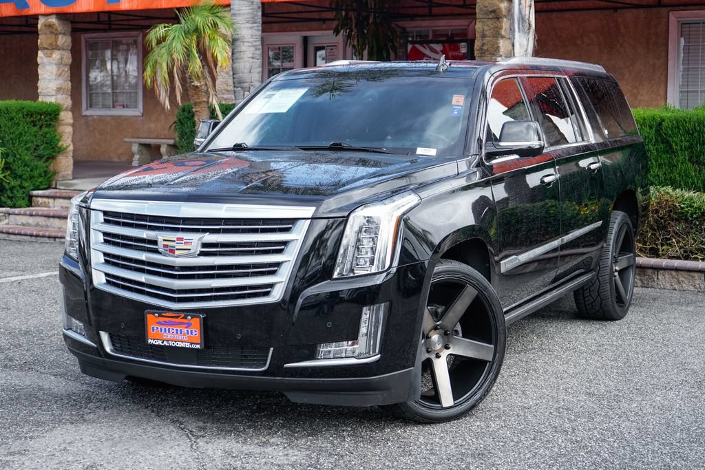 Used 2016 Cadillac Escalade ESV Platinum AWD/4WD image 4