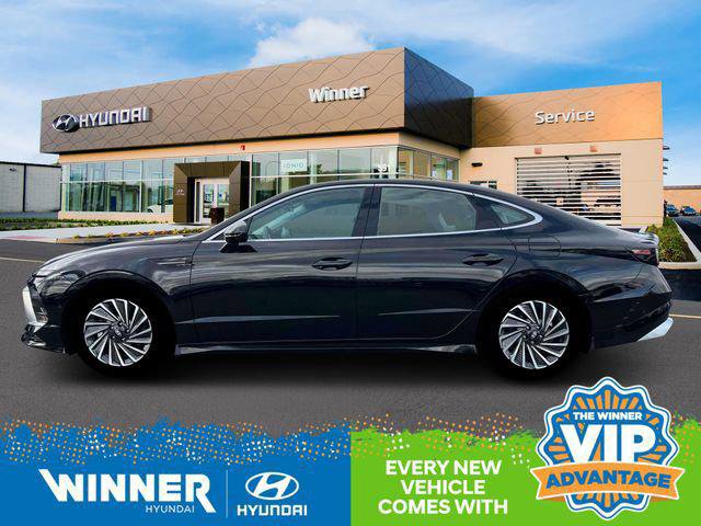 New 2025 Hyundai Sonata Limited image 3