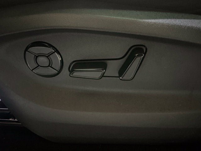 Certified 2026 Volkswagen Tiguan SE R-Line FWD image 16