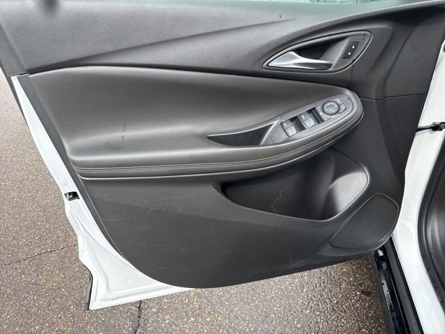 Used 2024 Buick Encore GX Sport Touring image 4