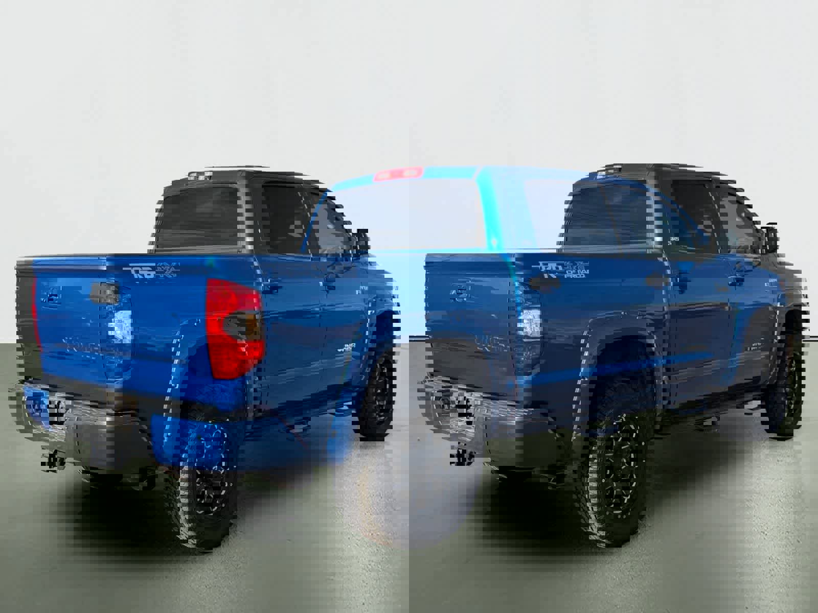 Used 2016 Toyota Tundra SR5 w/ TRD Off Road Package AWD/4WD image 5