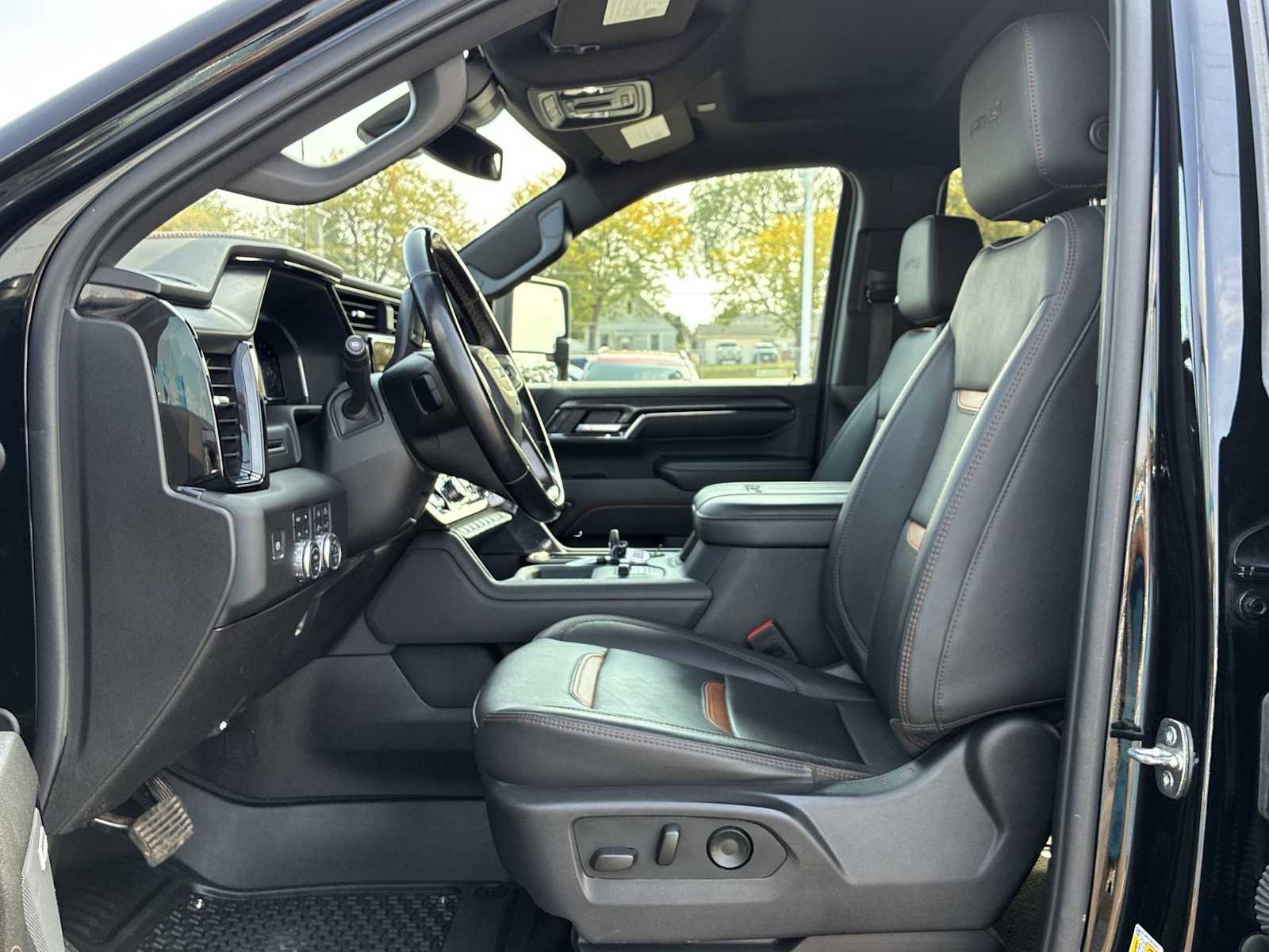 Certified 2024 GMC Sierra 2500 AT4 w/ AT4 Preferred Package image 18