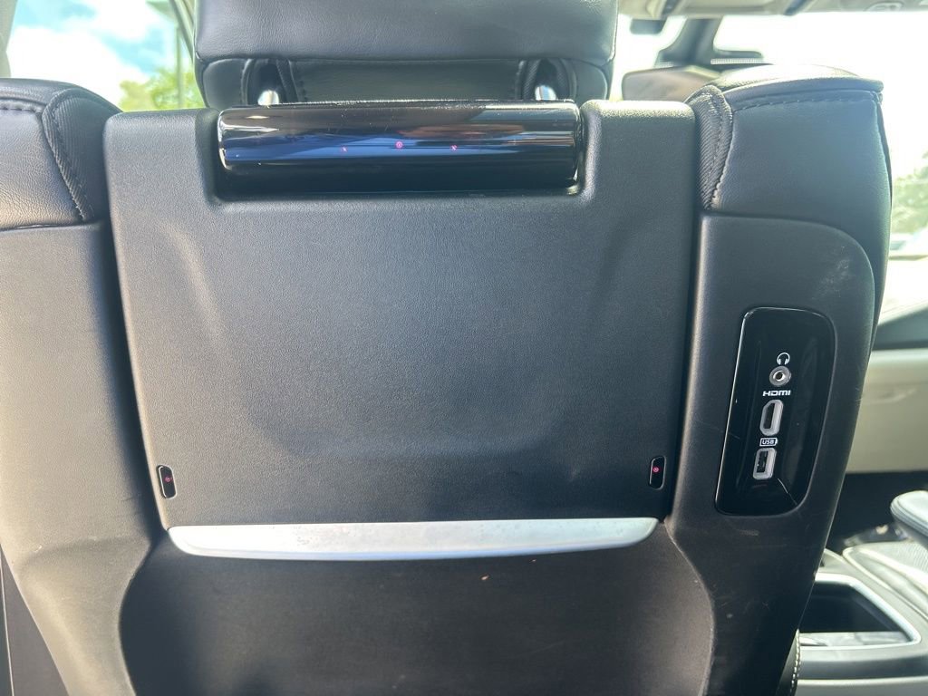 Used 2019 Chrysler Pacifica Limited w/ Tire & Wheel Group image 32
