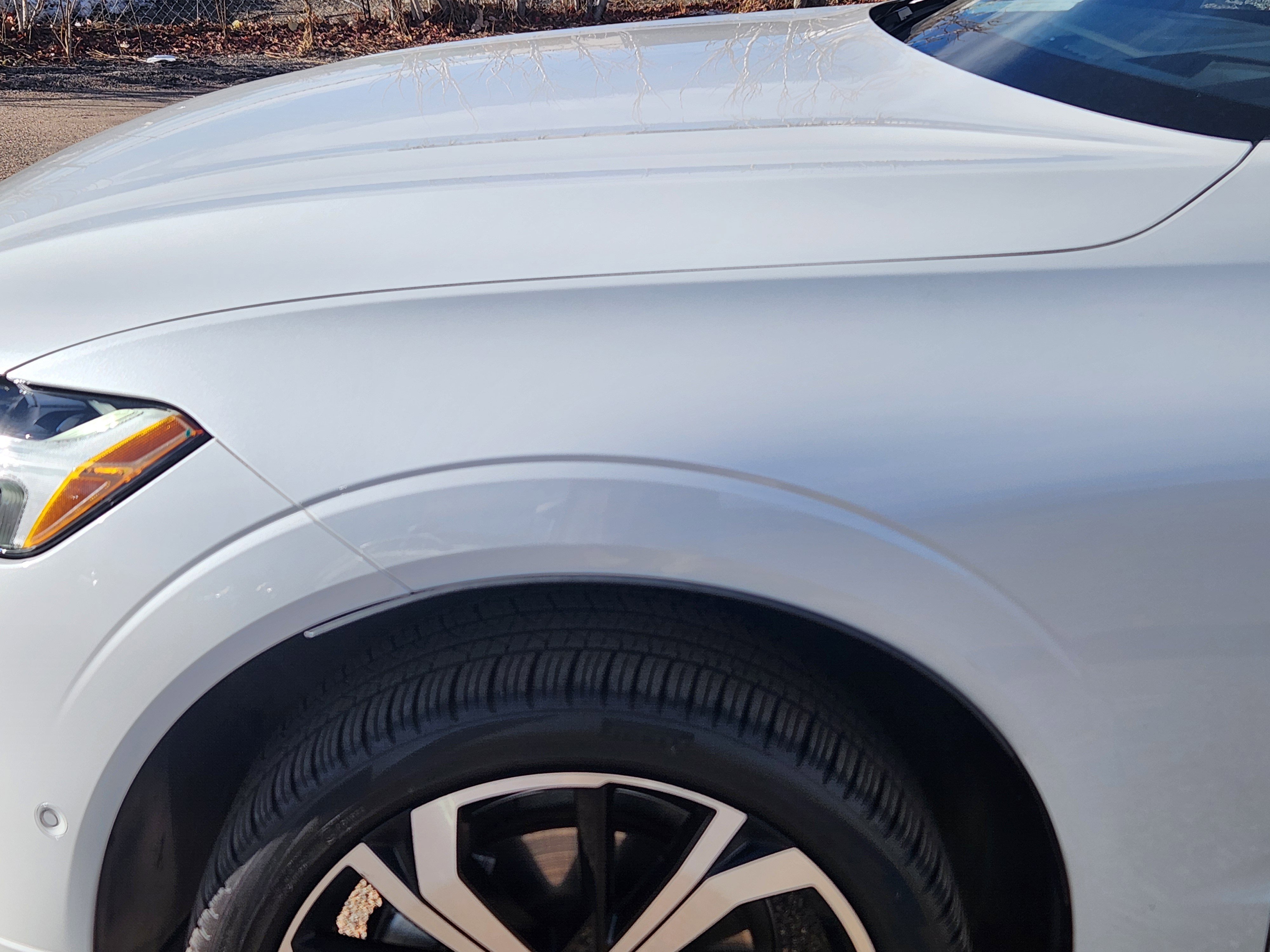 Used 2022 Volvo XC60 B5 R-Design w/ Advanced Package image 6