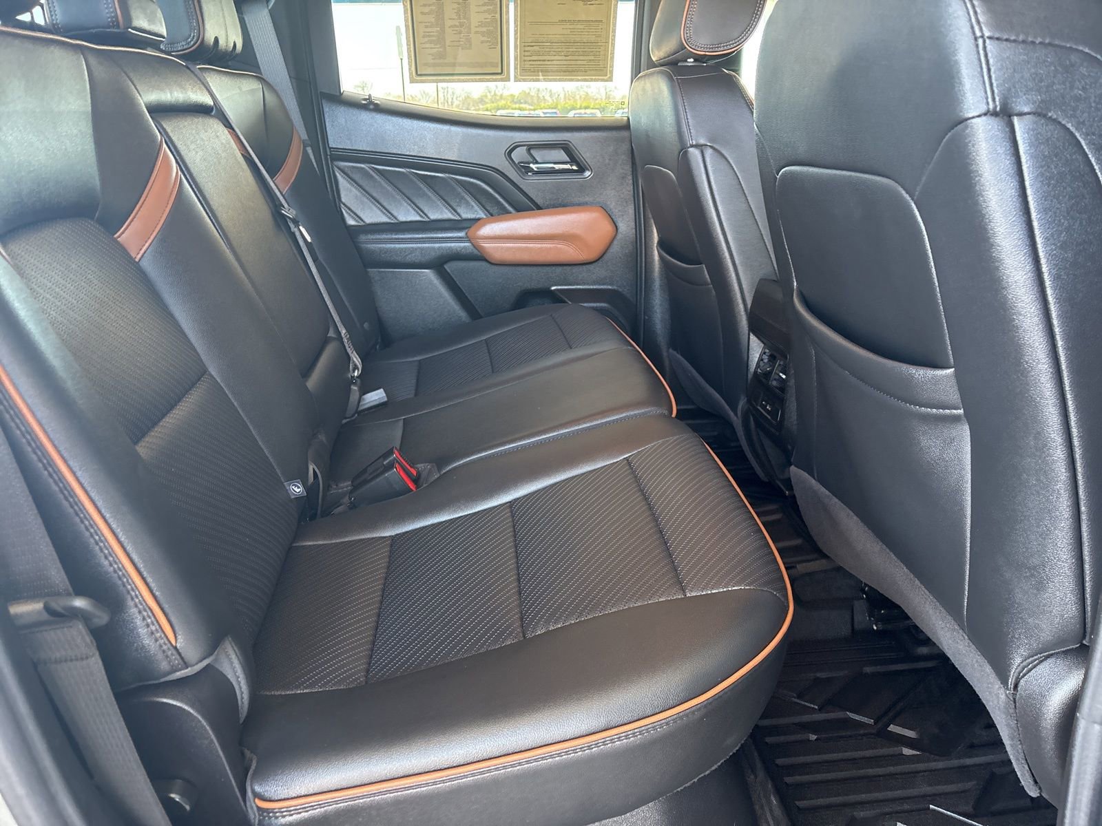 Certified 2025 GMC Canyon AT4 w/ AT4 Premium Package image 16