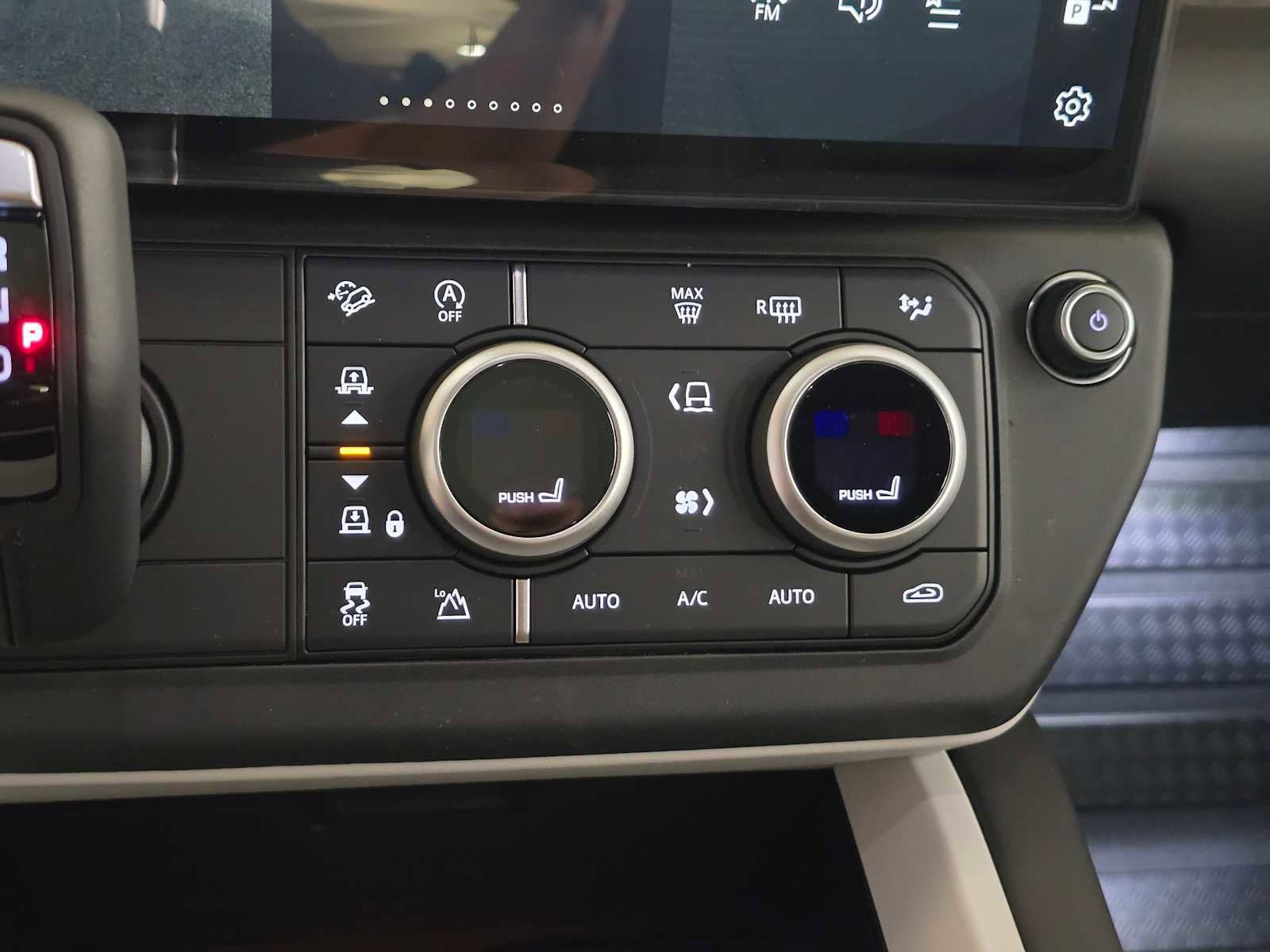 New 2026 Land Rover Defender 130 X-Dynamic SE image 27