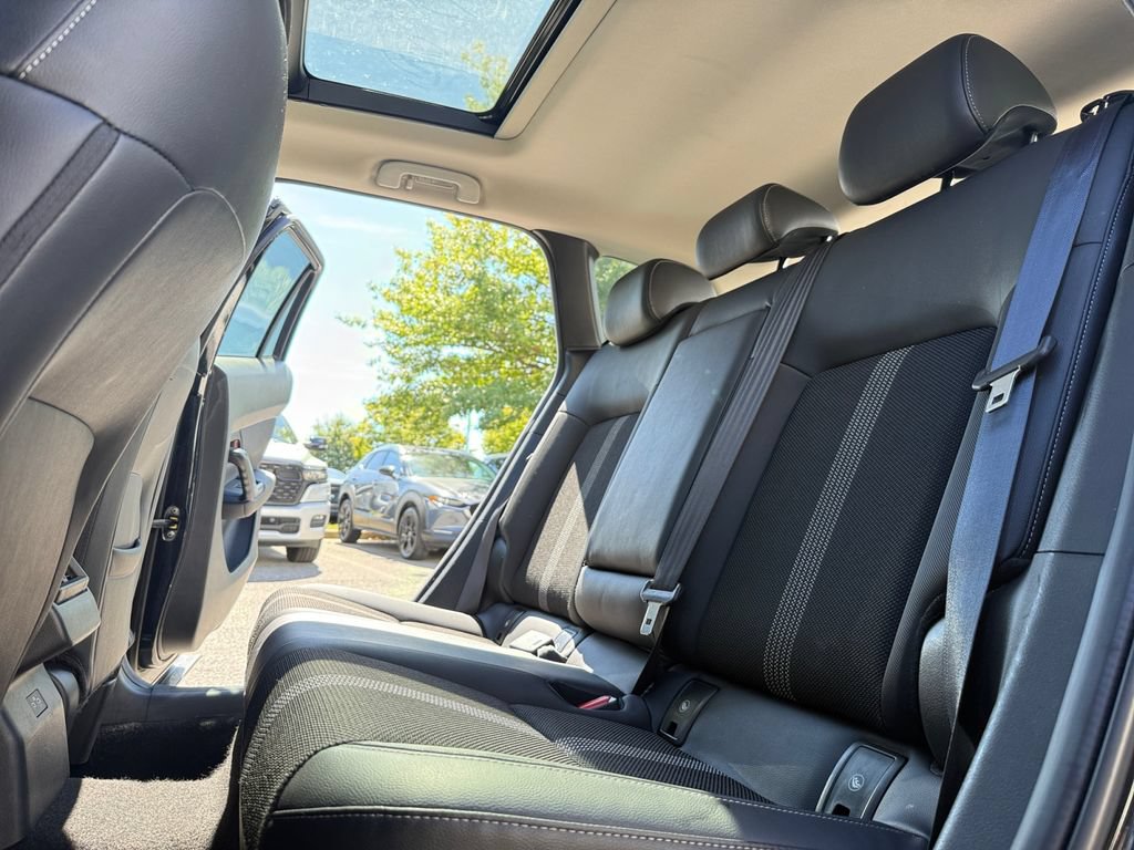 Used 2025 Toyota RAV4 XLE AWD/4WD image 26
