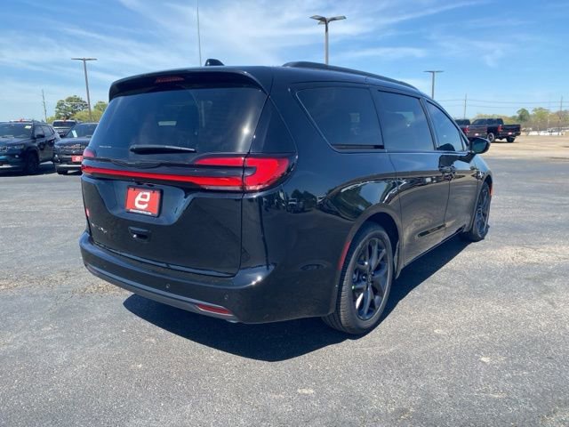 New 2026 Chrysler Pacifica Select image 7