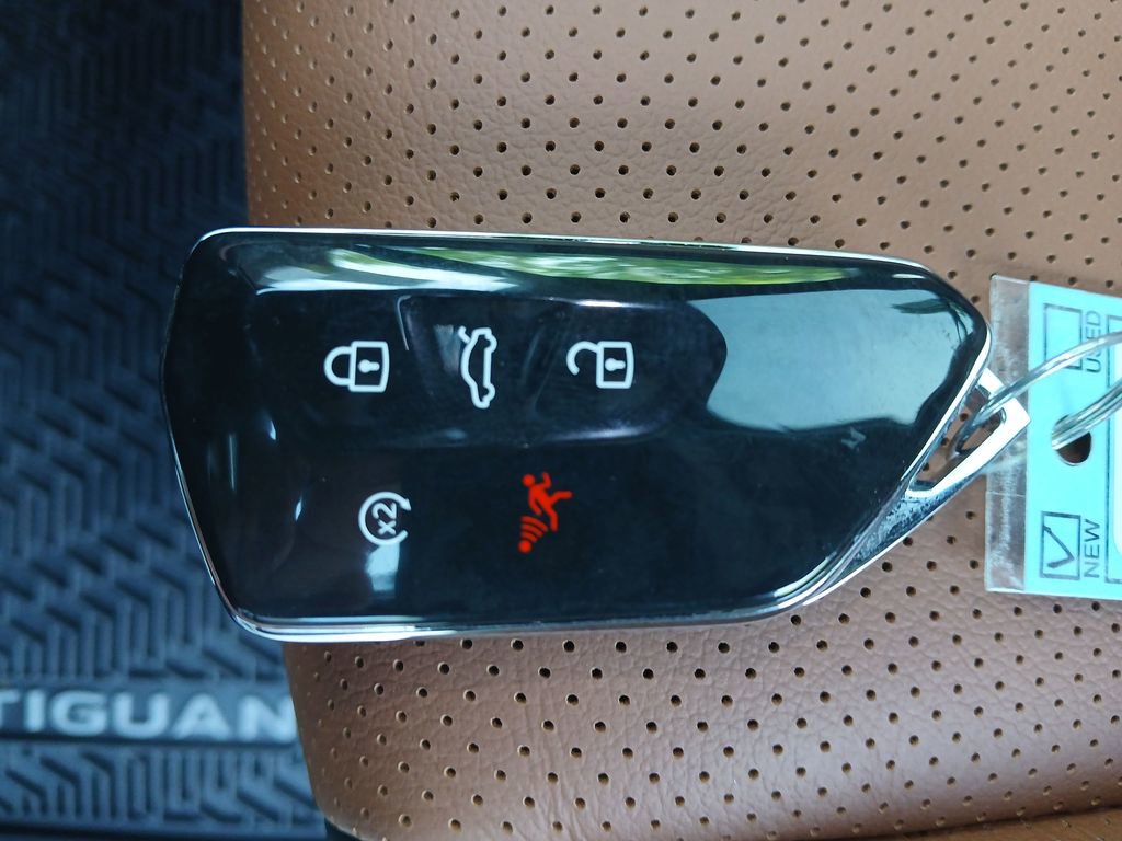 New 2026 Volkswagen Tiguan SEL R-Line image 31